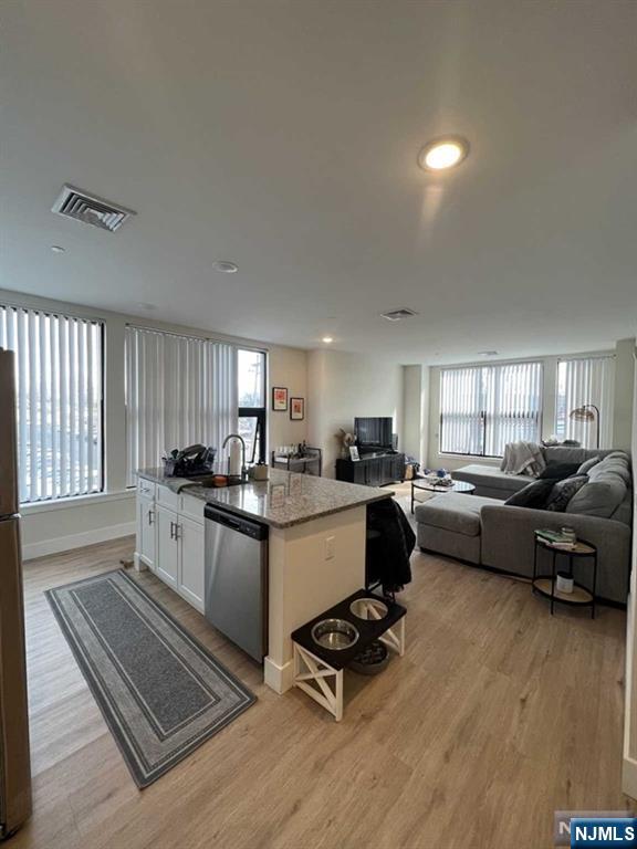 519 Livingston Street 206