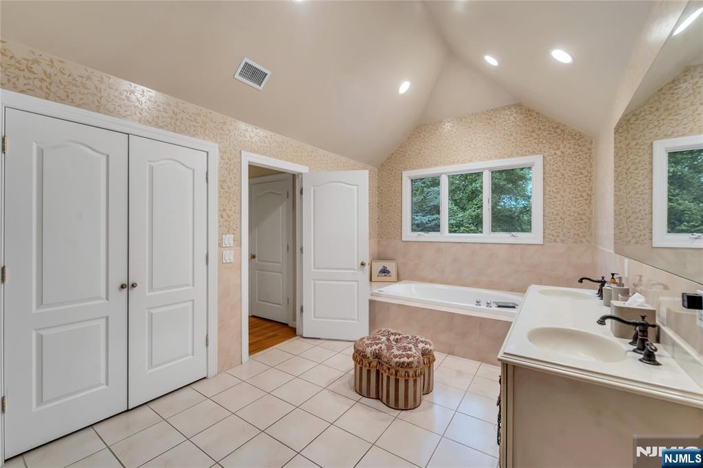 136 Tappan Road