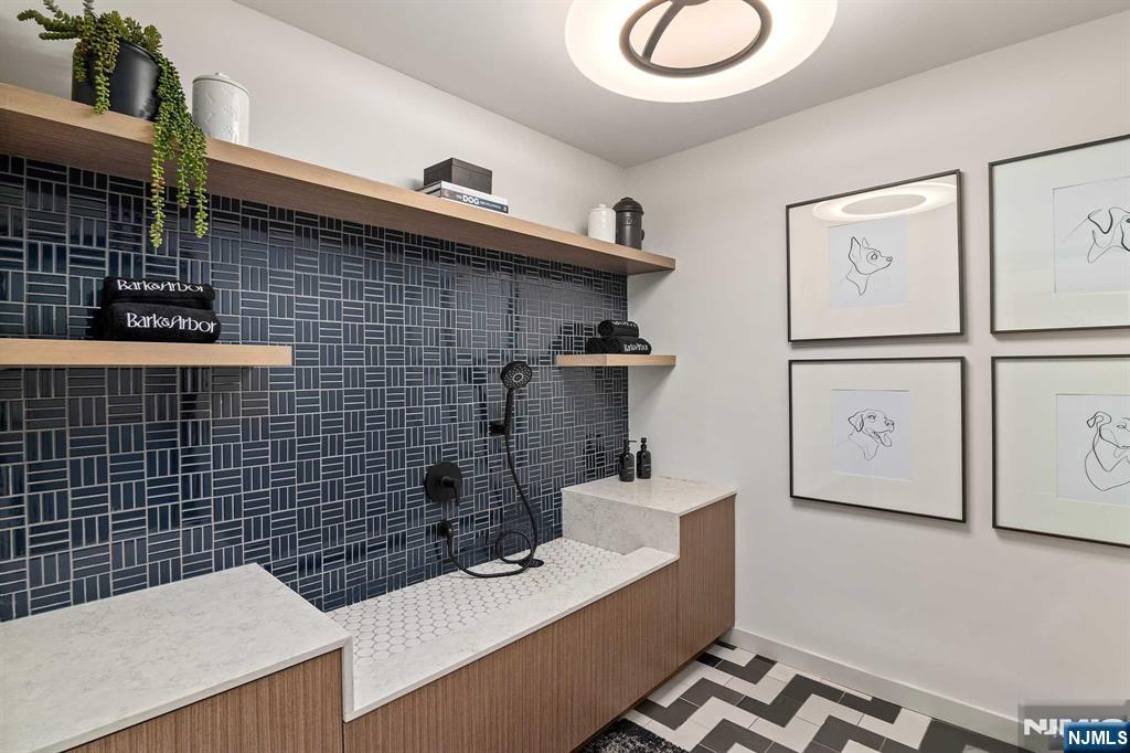 18 Park Avenue 1239