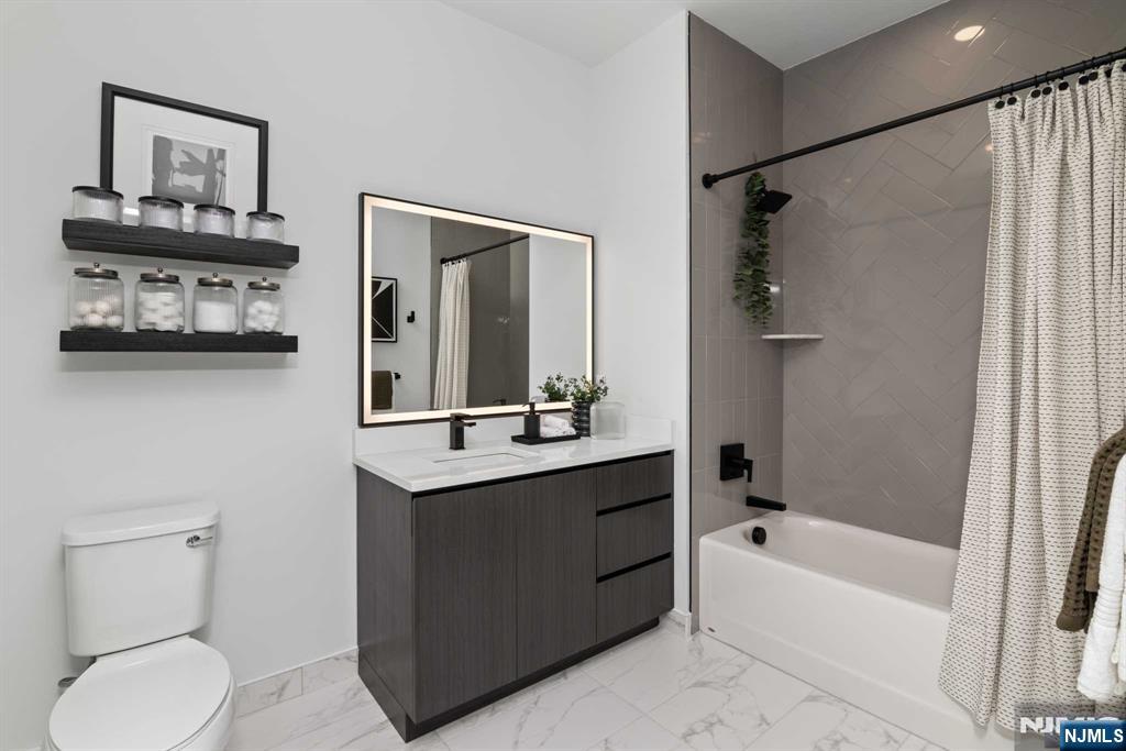 18 Park Avenue 1230
