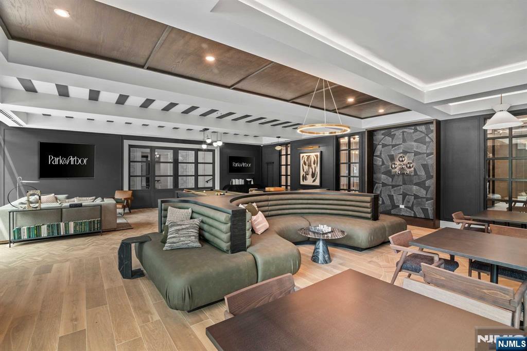 18 Park Avenue 1101