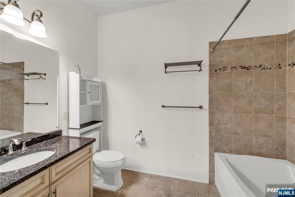 1208 The Plaza