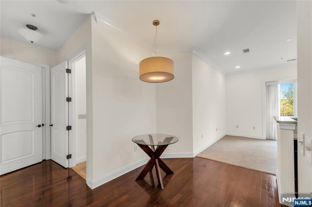 1208 The Plaza