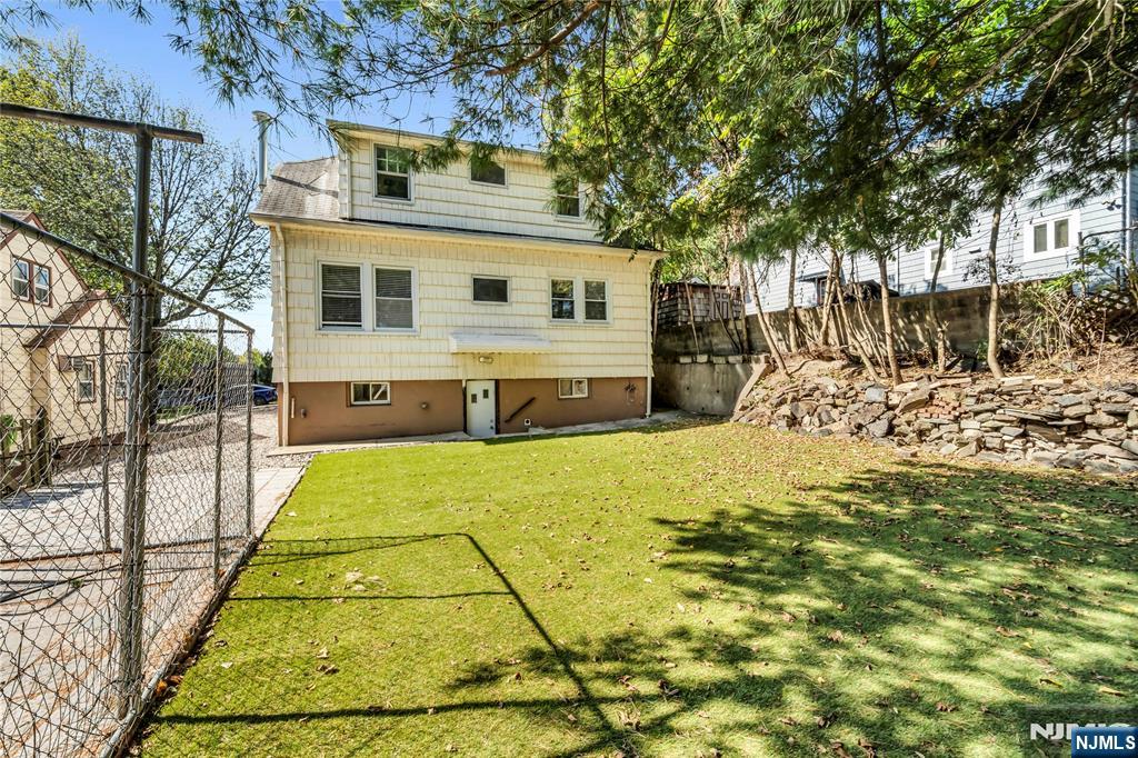 757 Ray Avenue