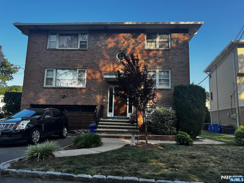 512 Lloyd Street