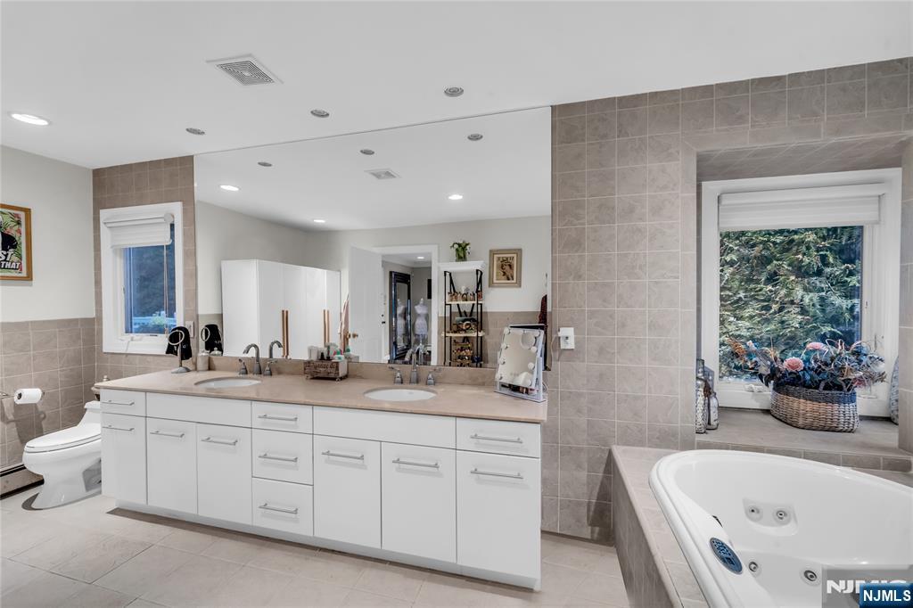 305 Westwind Court