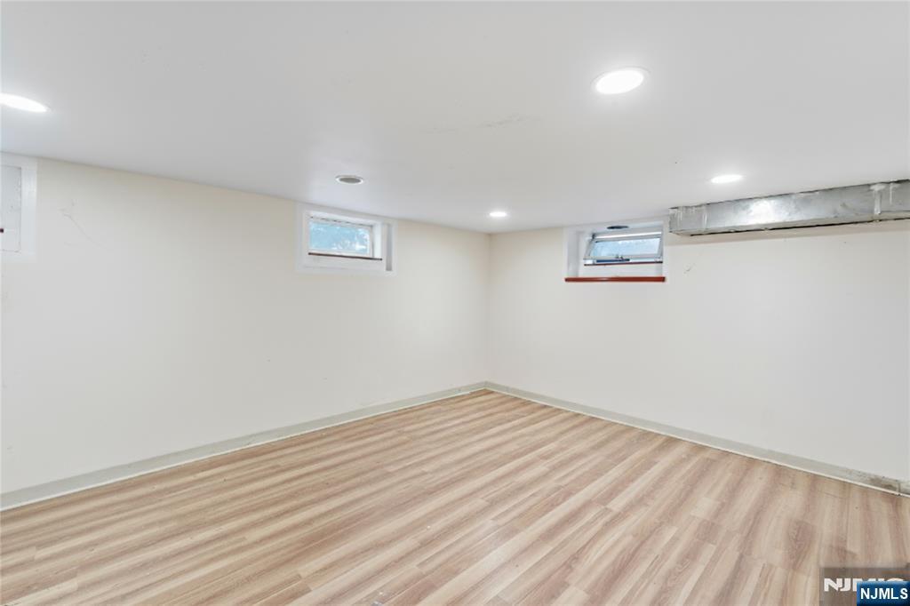 30 Herring Street