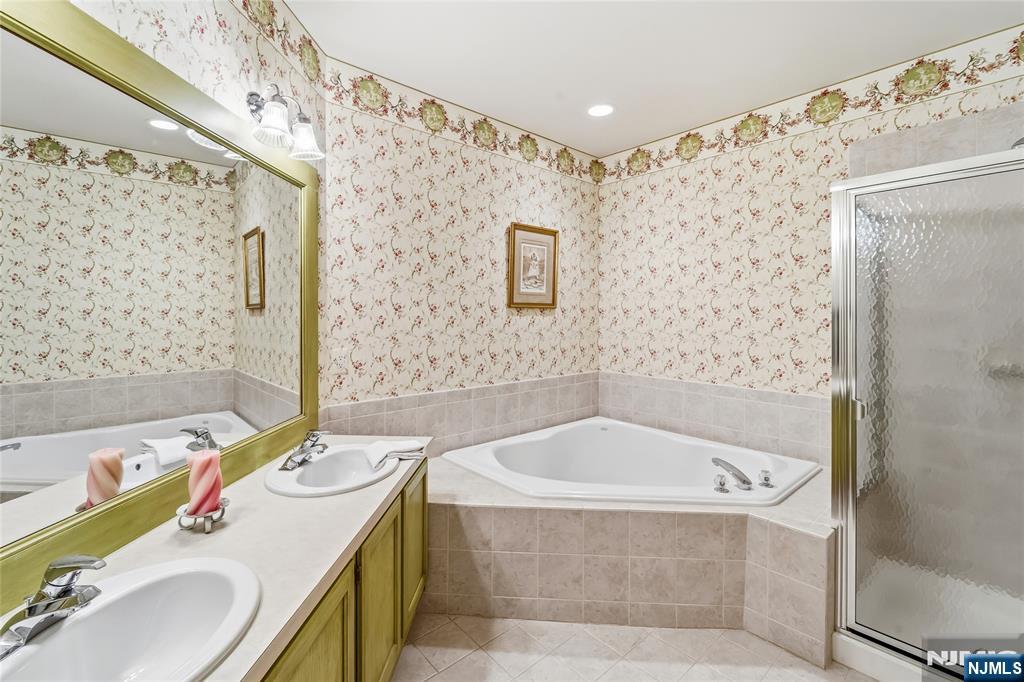 54 Pine Lake Terrace T054