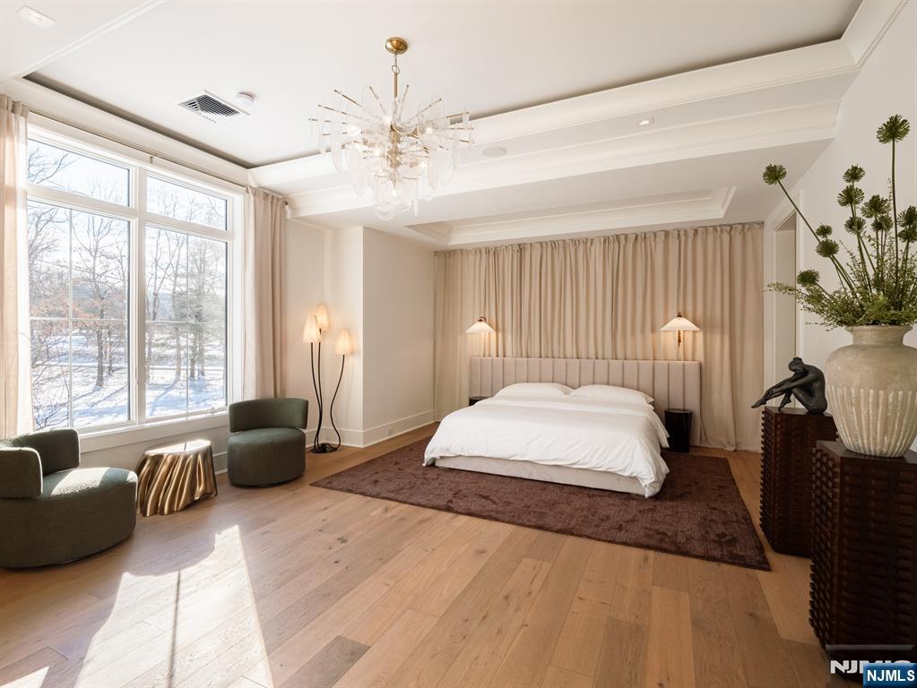 16-18 Paris Avenue 1