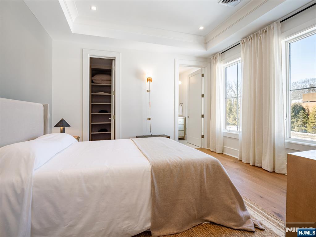 16-18 Paris Avenue 1