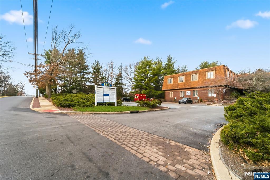 180 Old Tappan Road