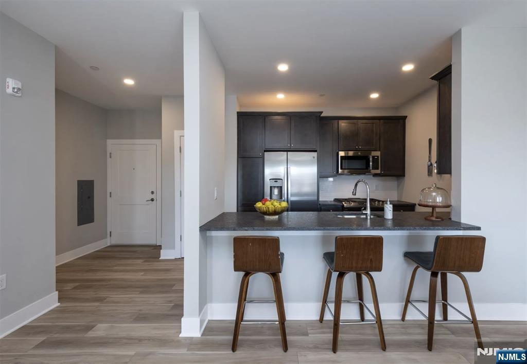 455 Livingston Street 302