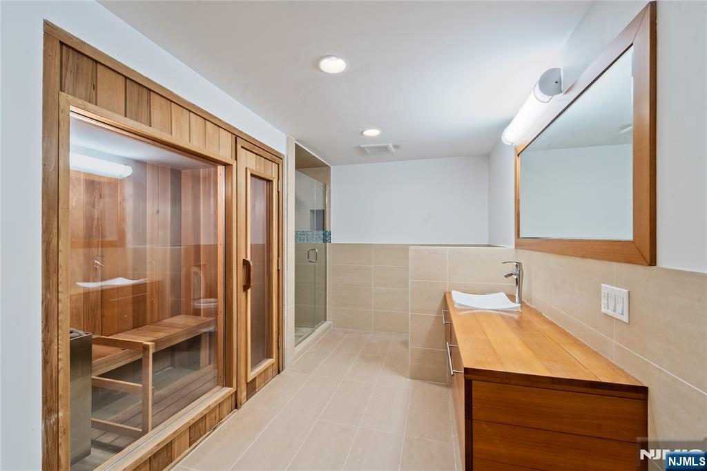 54 Mohawk Avenue