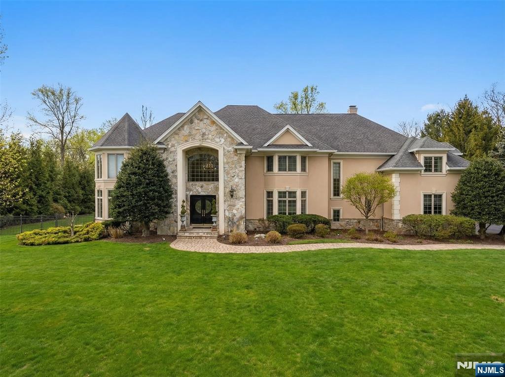 2 Stewart Court