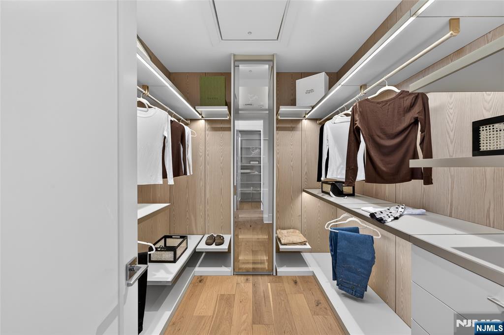 16-18 Paris Avenue 3