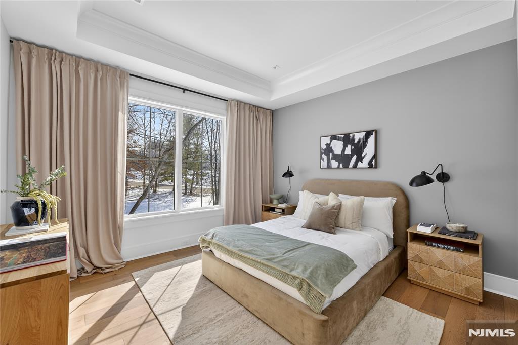 16-18 Paris Avenue 3