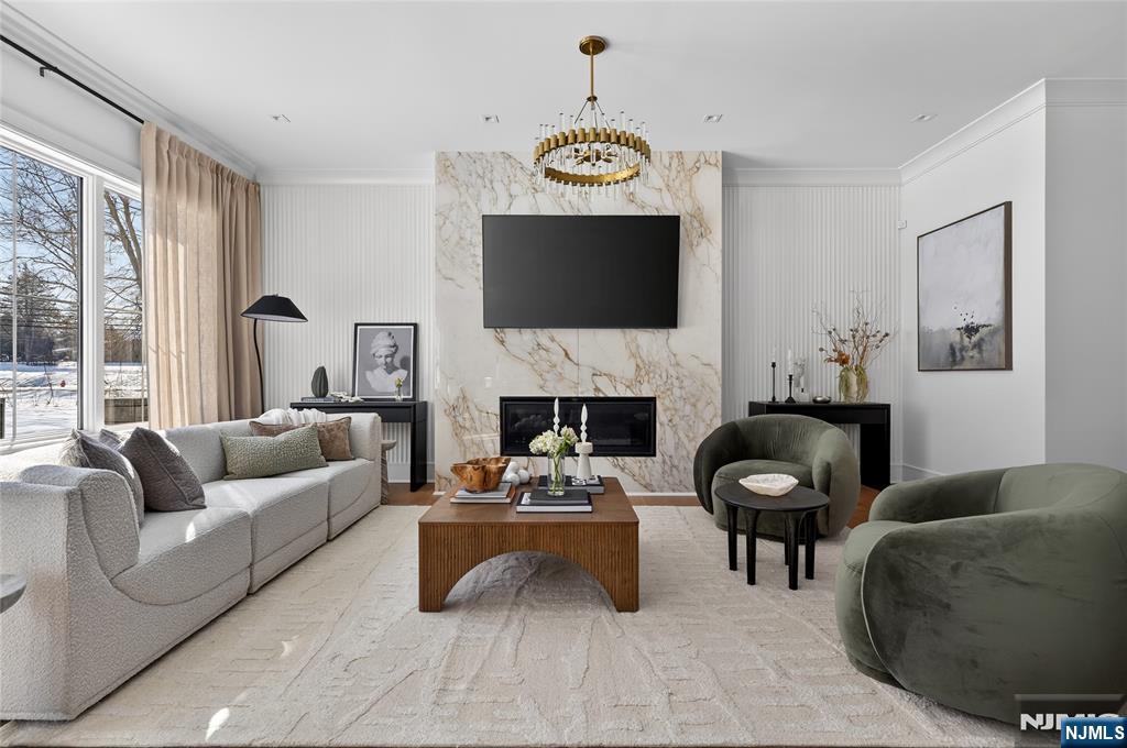 16-18 Paris Avenue 3