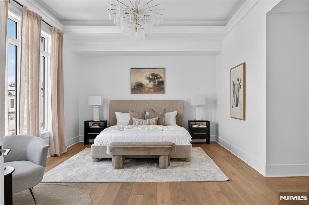 16-18 Paris Avenue 3