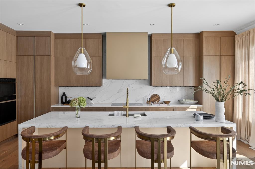 16-18 Paris Avenue 3