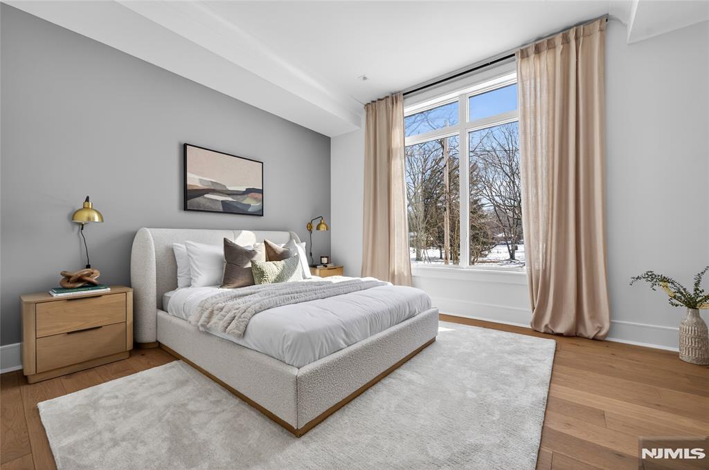 16-18 Paris Avenue 3