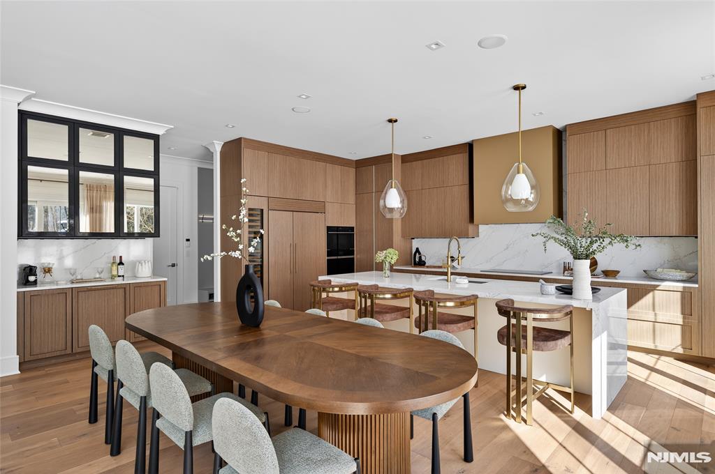 16-18 Paris Avenue 3