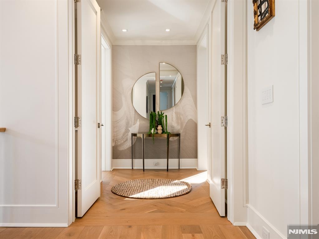 16-18 Paris Avenue 4