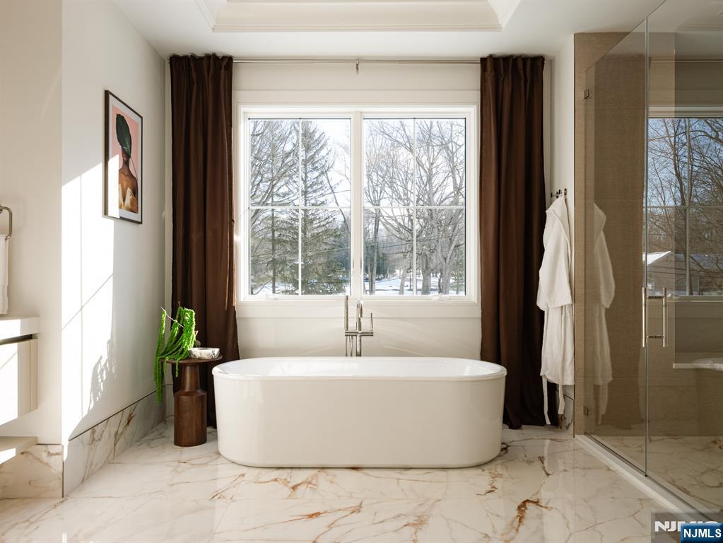 16-18 Paris Avenue 4