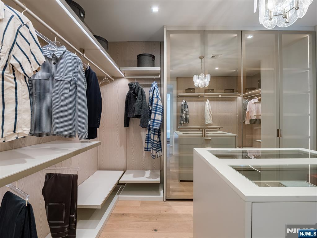 16-18 Paris Avenue 4