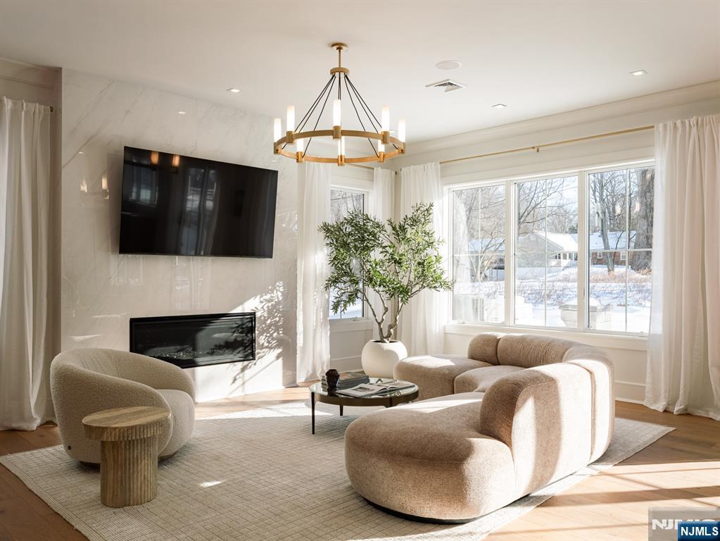 16-18 Paris Avenue 14