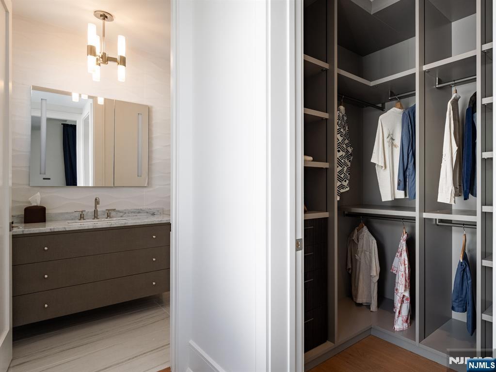 16-18 Paris Avenue 14