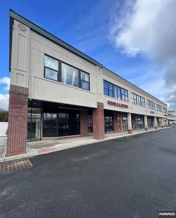 519 Livingston Street 203