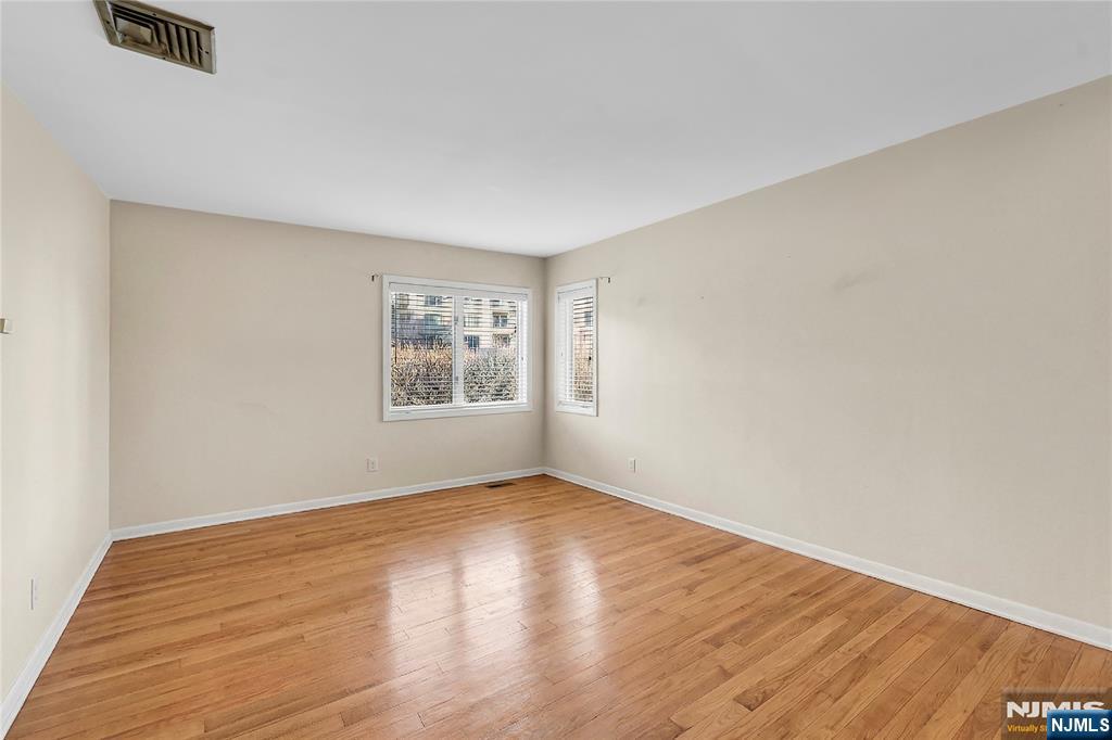 8C Cove Lane