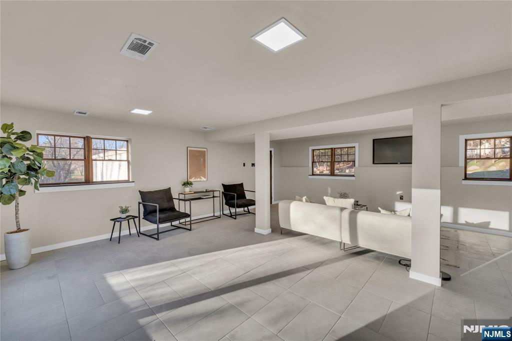 1011 Washington Avenue