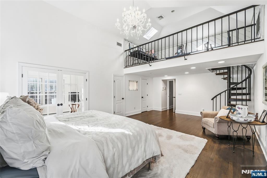 27 Pine Hill Road
