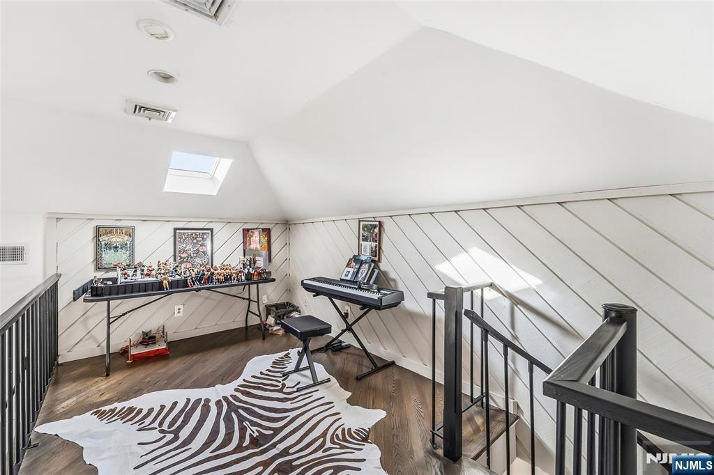 27 Pine Hill Road