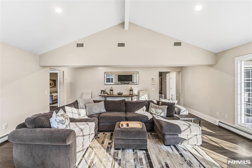 27 Pine Hill Road