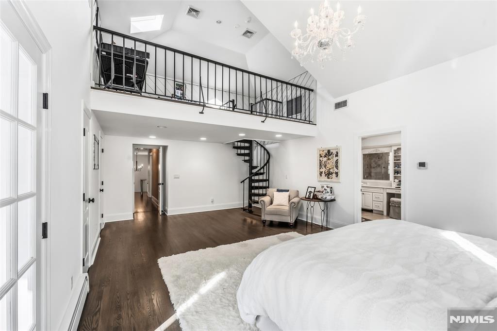 27 Pine Hill Road