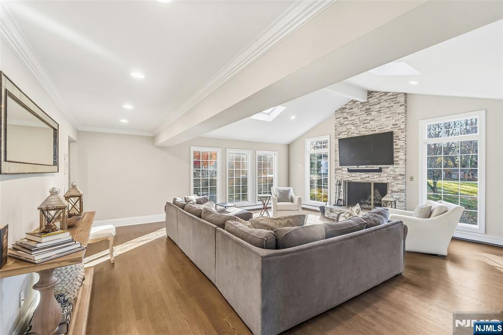 27 Pine Hill Road