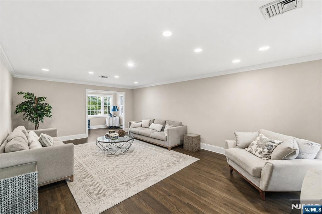 27 Pine Hill Road
