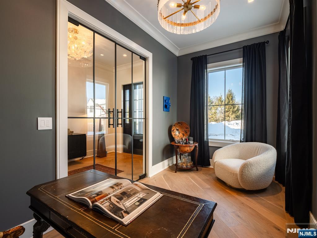 16-18 Paris Avenue 16
