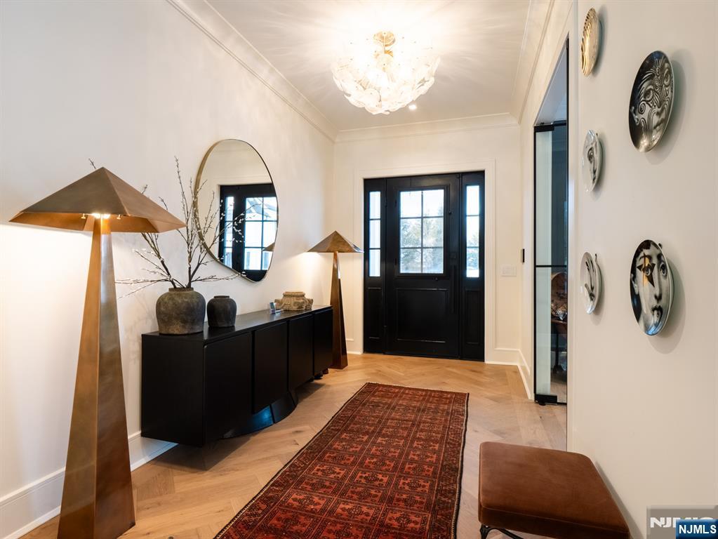 16-18 Paris Avenue 16