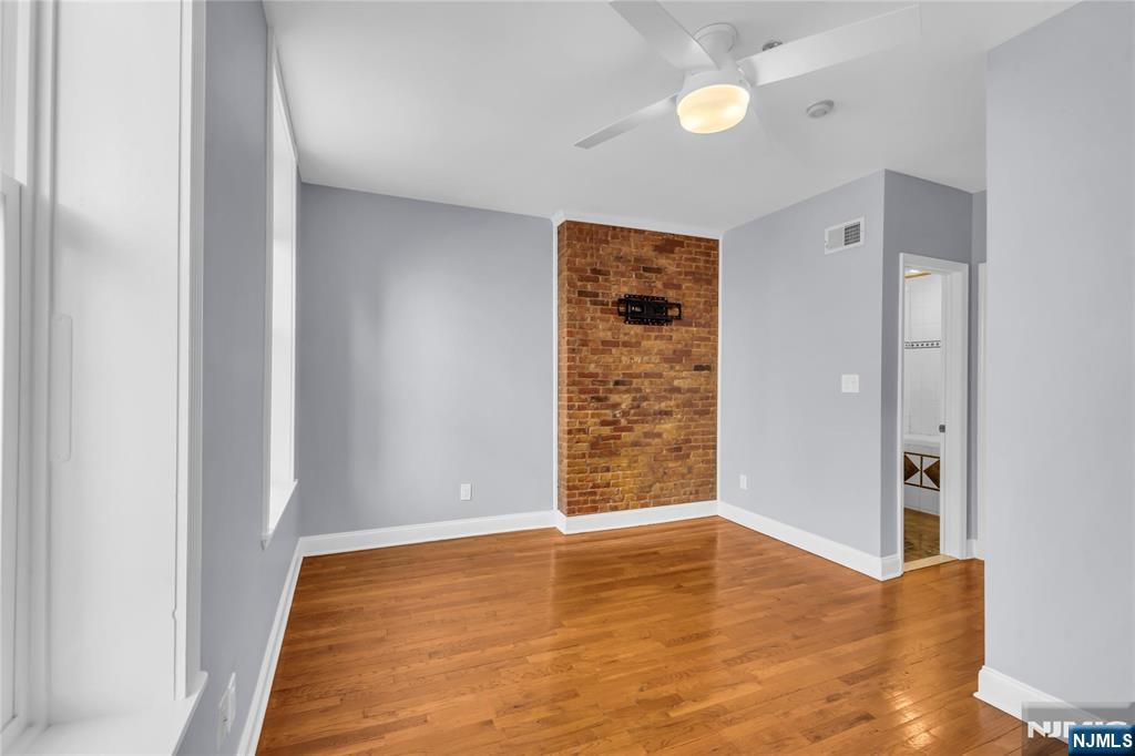 919 Park Avenue 3R