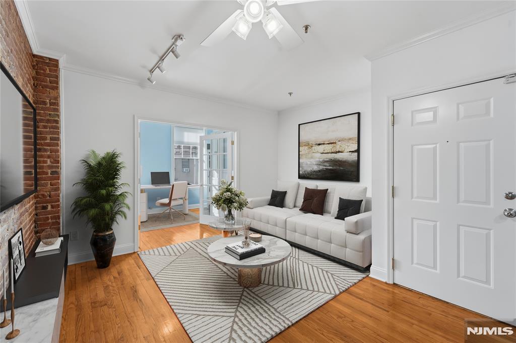 919 Park Avenue 3R