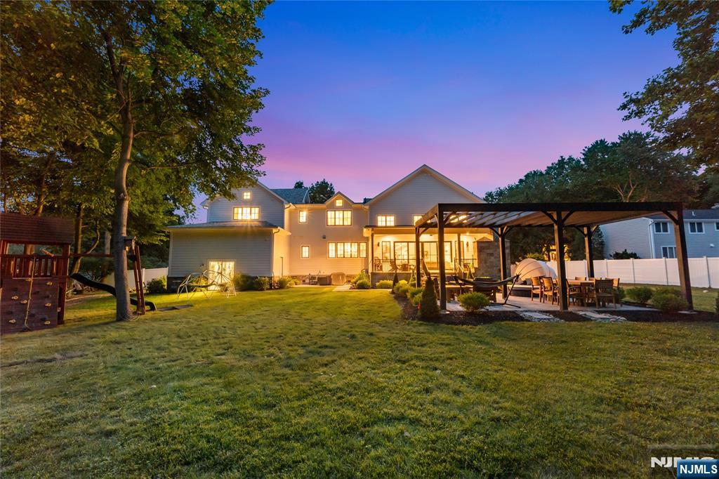 11 Green Way