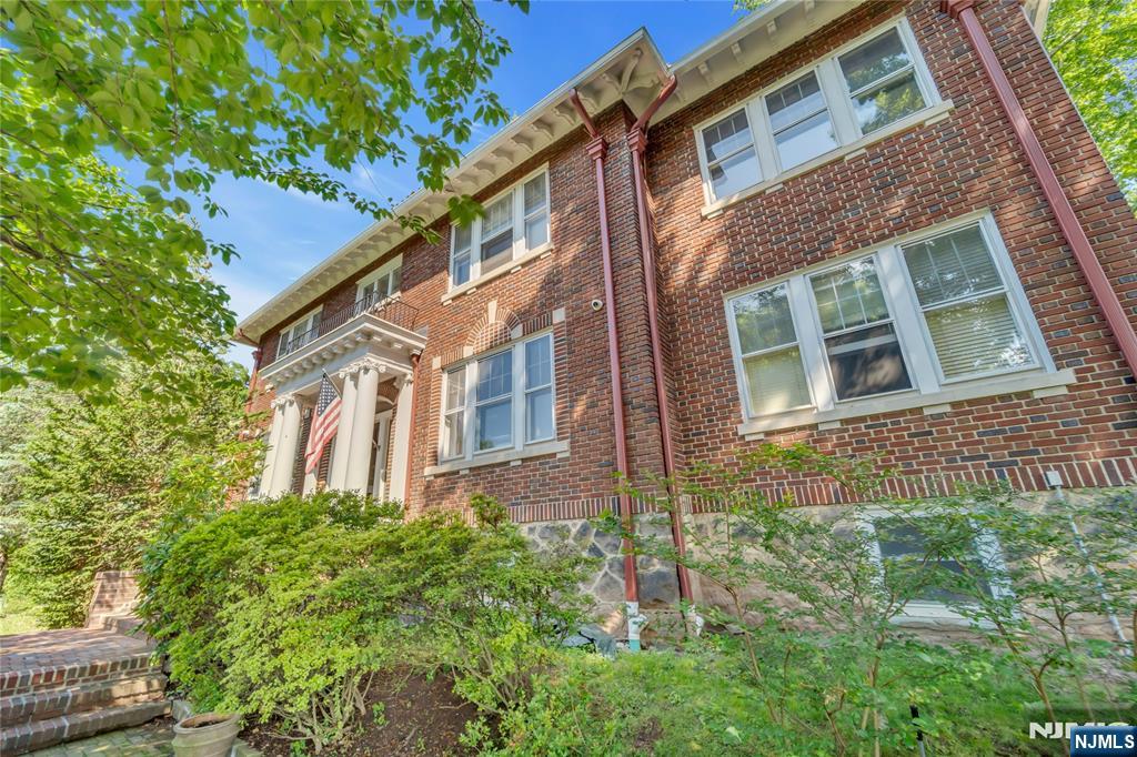 155 Paulin Boulevard