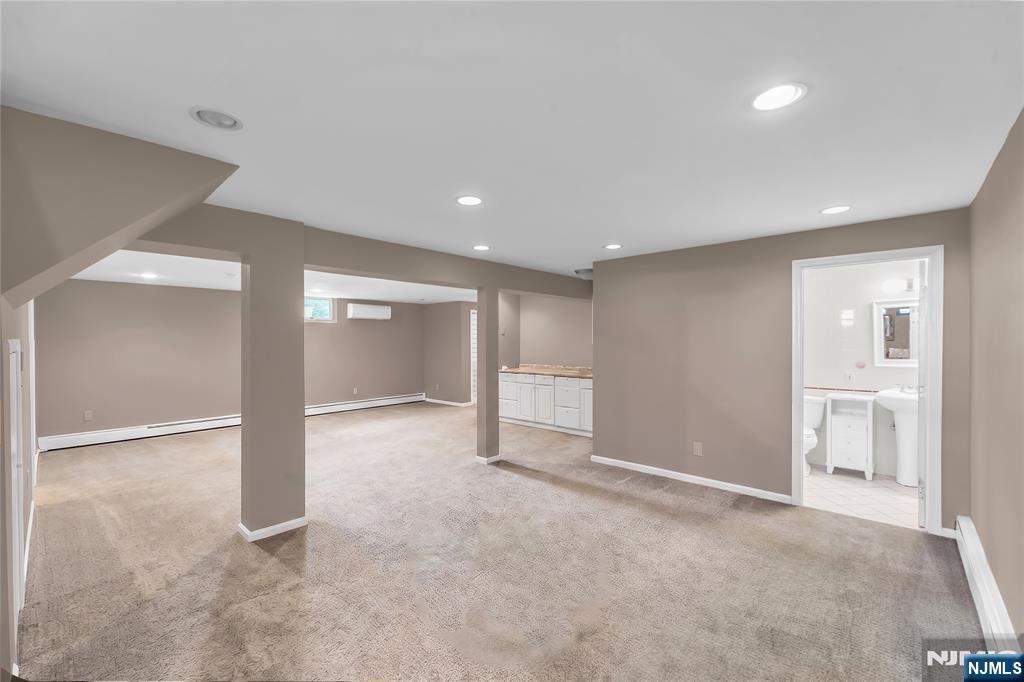 512 Brook Avenue
