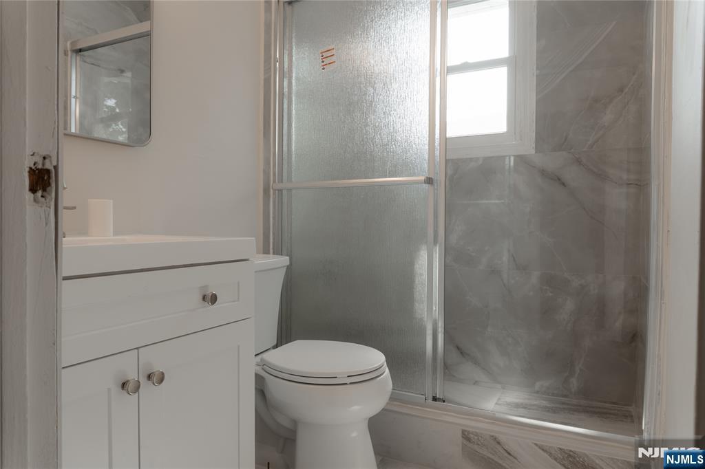 206 1st Street 2L