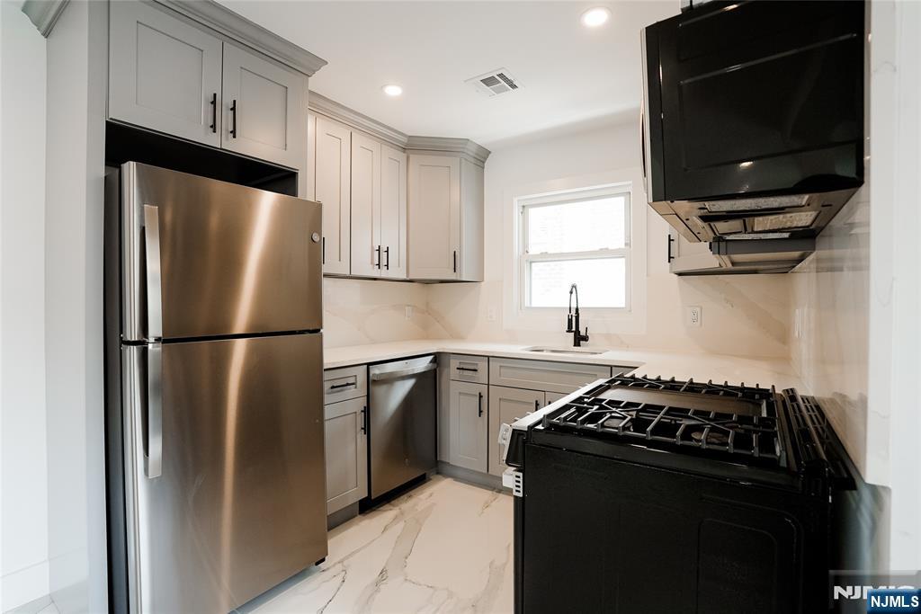 453 8th Street