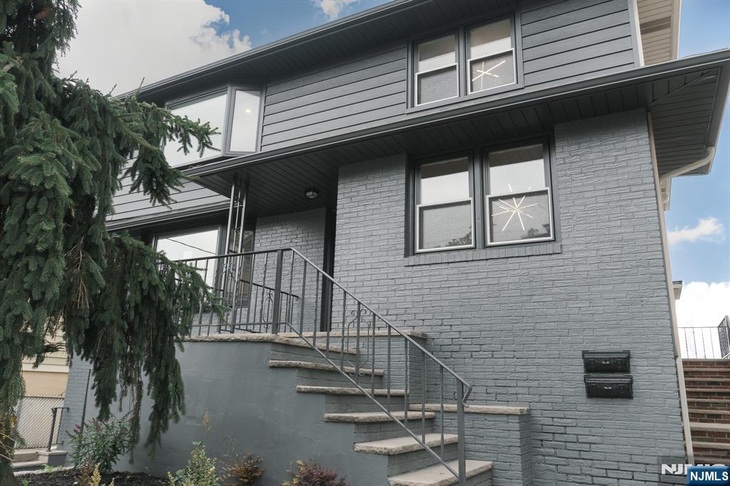 453 8th Street