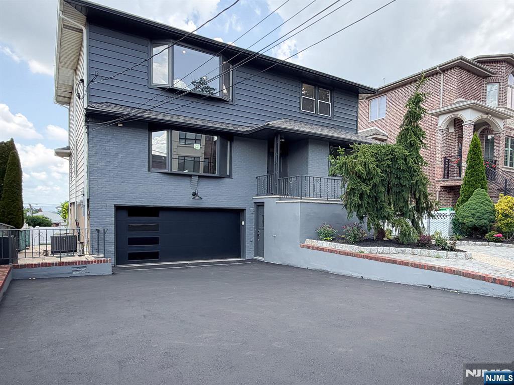453 8th Street